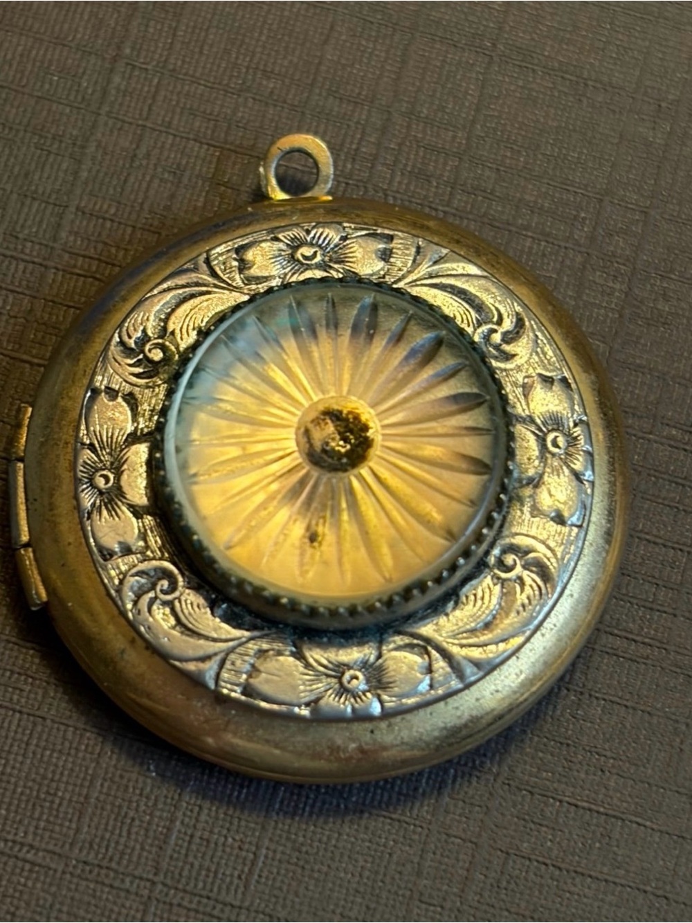Antique-Style Gold Floral Glass-Center Locket Pendant